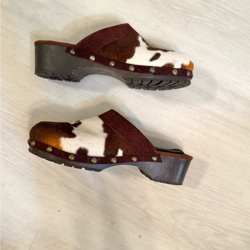 Mudd Brown and White Cow Print Mules